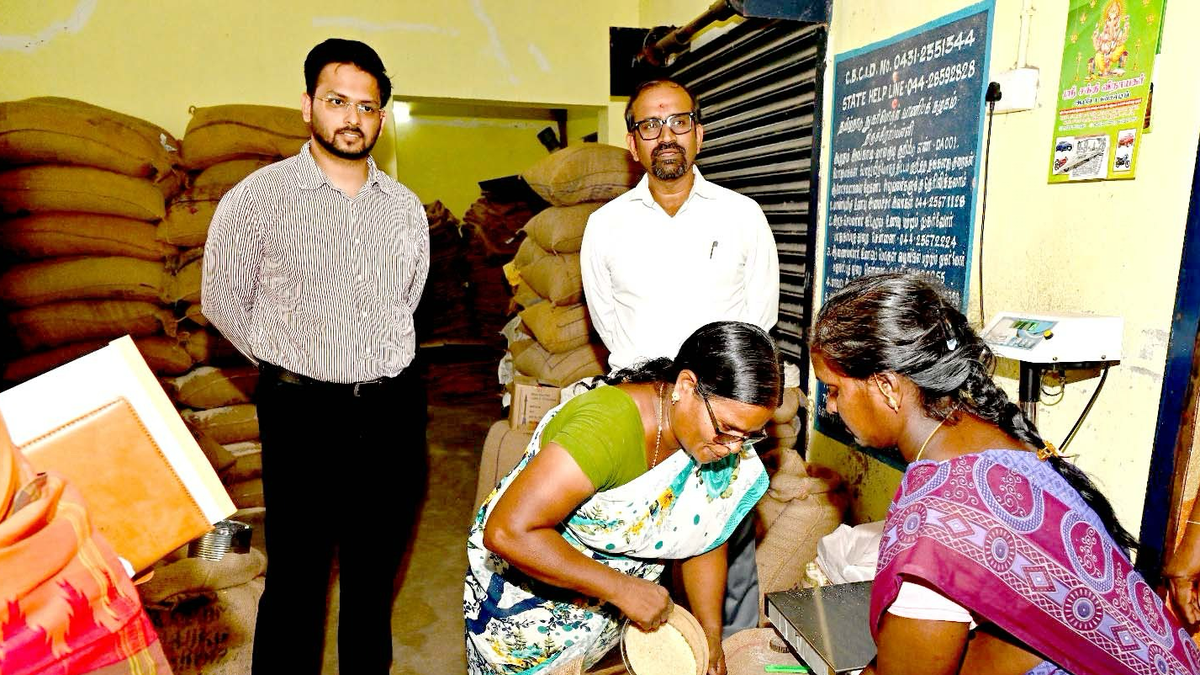 Minister reviews warehouse and hostel facilities in Tiruchi district