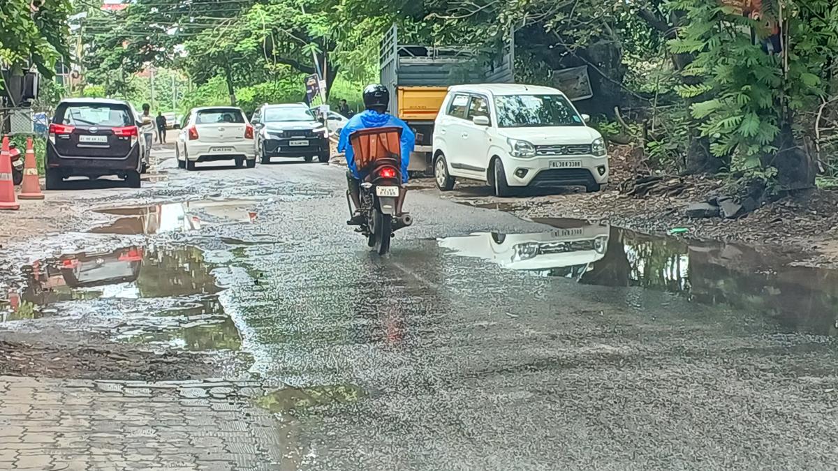 NHAI faces flak over shoddy service roads, carriageway on Edappally-Aroor NH 66 bypass
