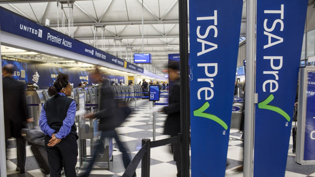 Ground stops issued at O'Hare, Midway amid severe weather