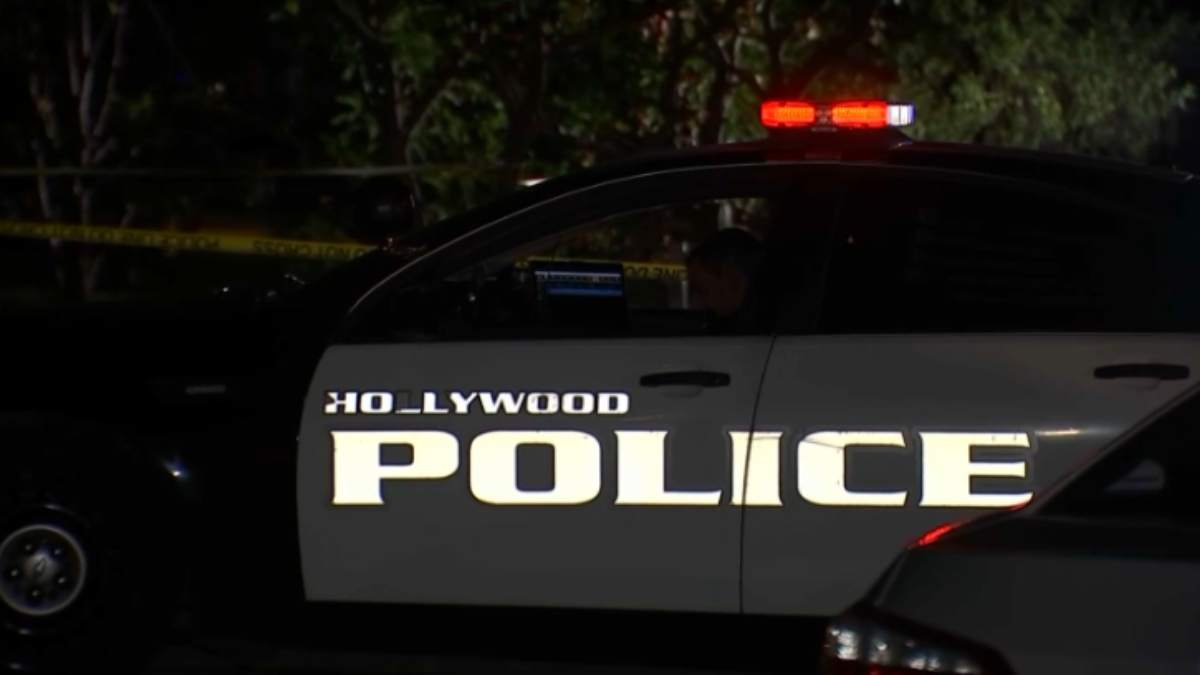 Man arrested after double shooting in Hollywood, police say
