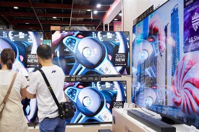 High production keeps TV panel prices falling in August