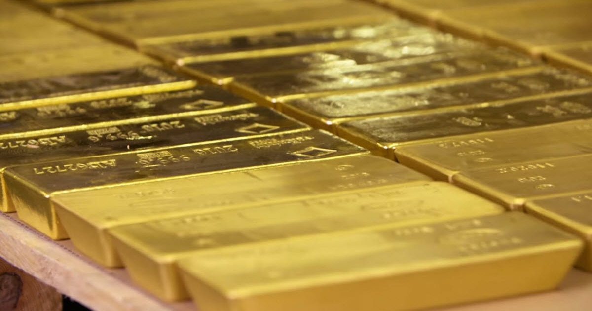 Gold steadies after biggest weekly gain since January