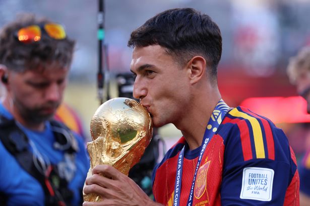 Arsenal latest: Martin Zubimendi 'price set' as Gabriel Martinelli transfer stance revealed