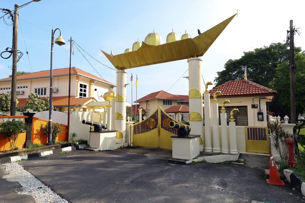 High Court requests decision on venue for judicial review involving Negeri Sembilan Undang