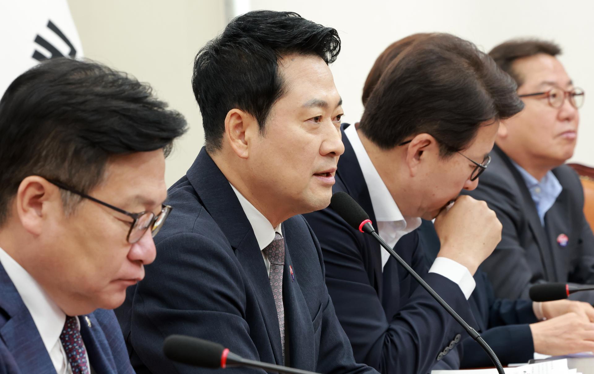 PPP denounces DPK lawmaker's proposal to turn buses into youth housing