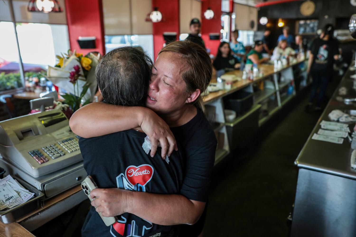 Fans of Heart's Coffee Shop bid an emotional farewell to the Valley institution after 47 years