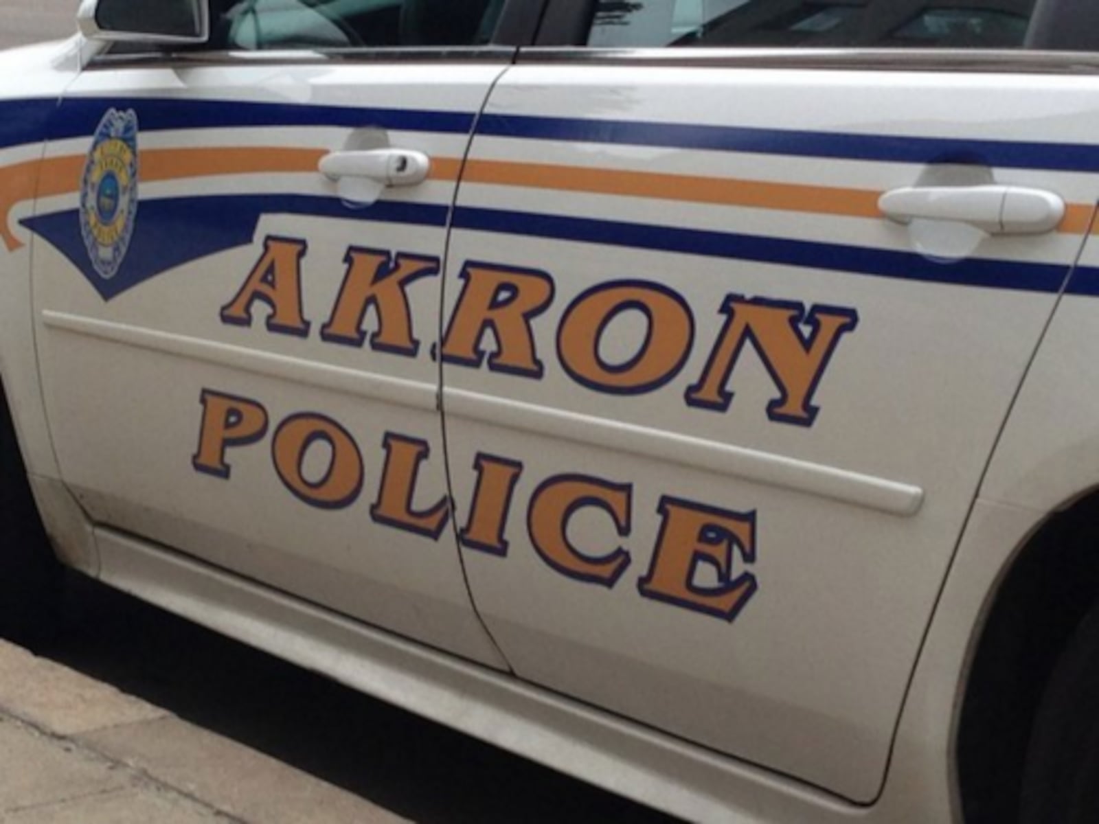 Akron police investigate shooting that killed 19-year-old in car