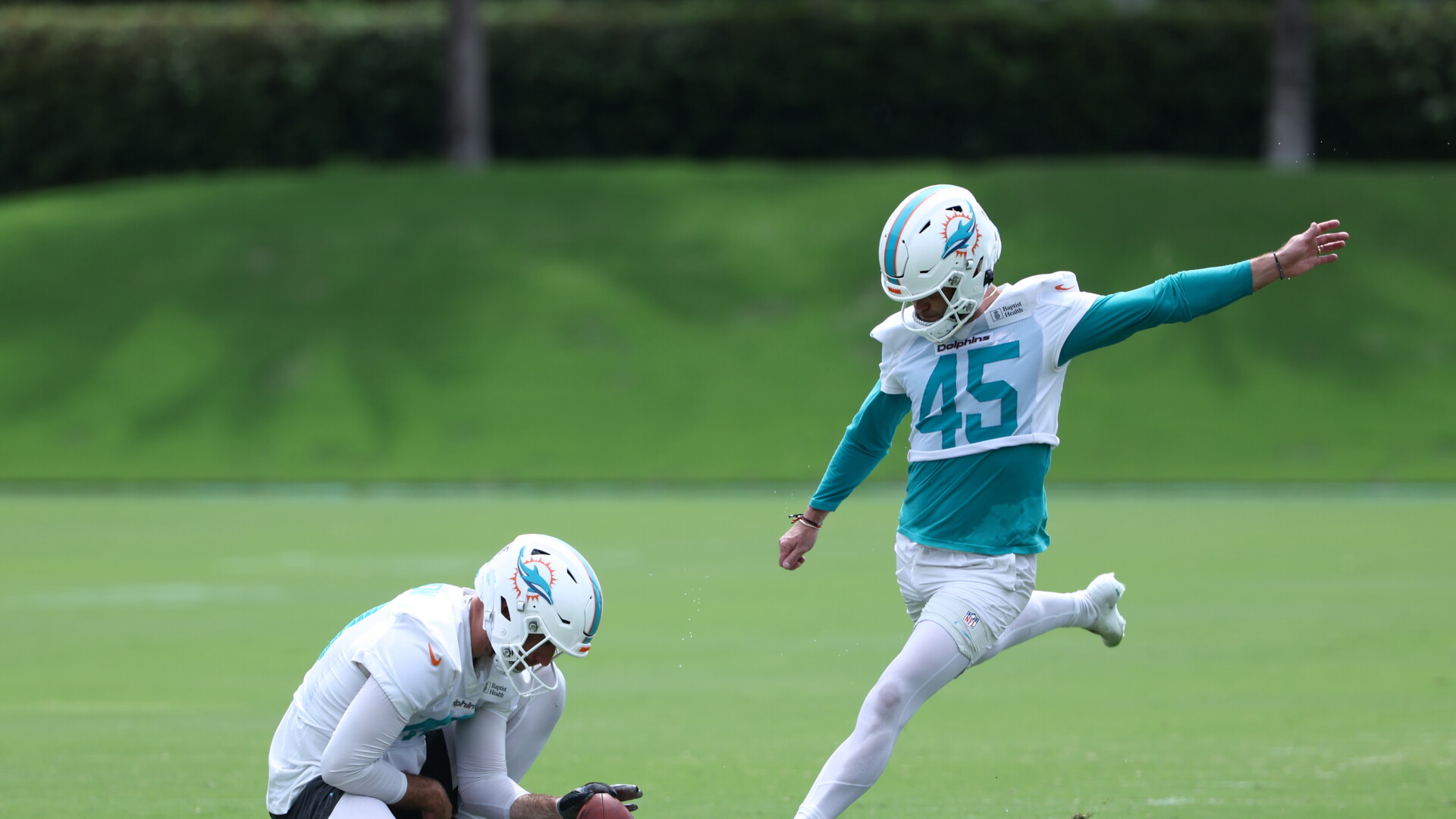 Dolphins put K Zane Gonzalez on IR, sign DB Nick McCloud