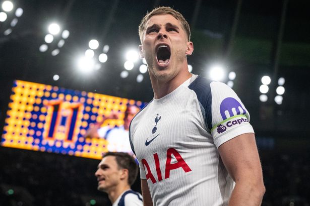 Micky van de Ven's promise after Tottenham announcement says it all as Roberto De Zerbi reacts