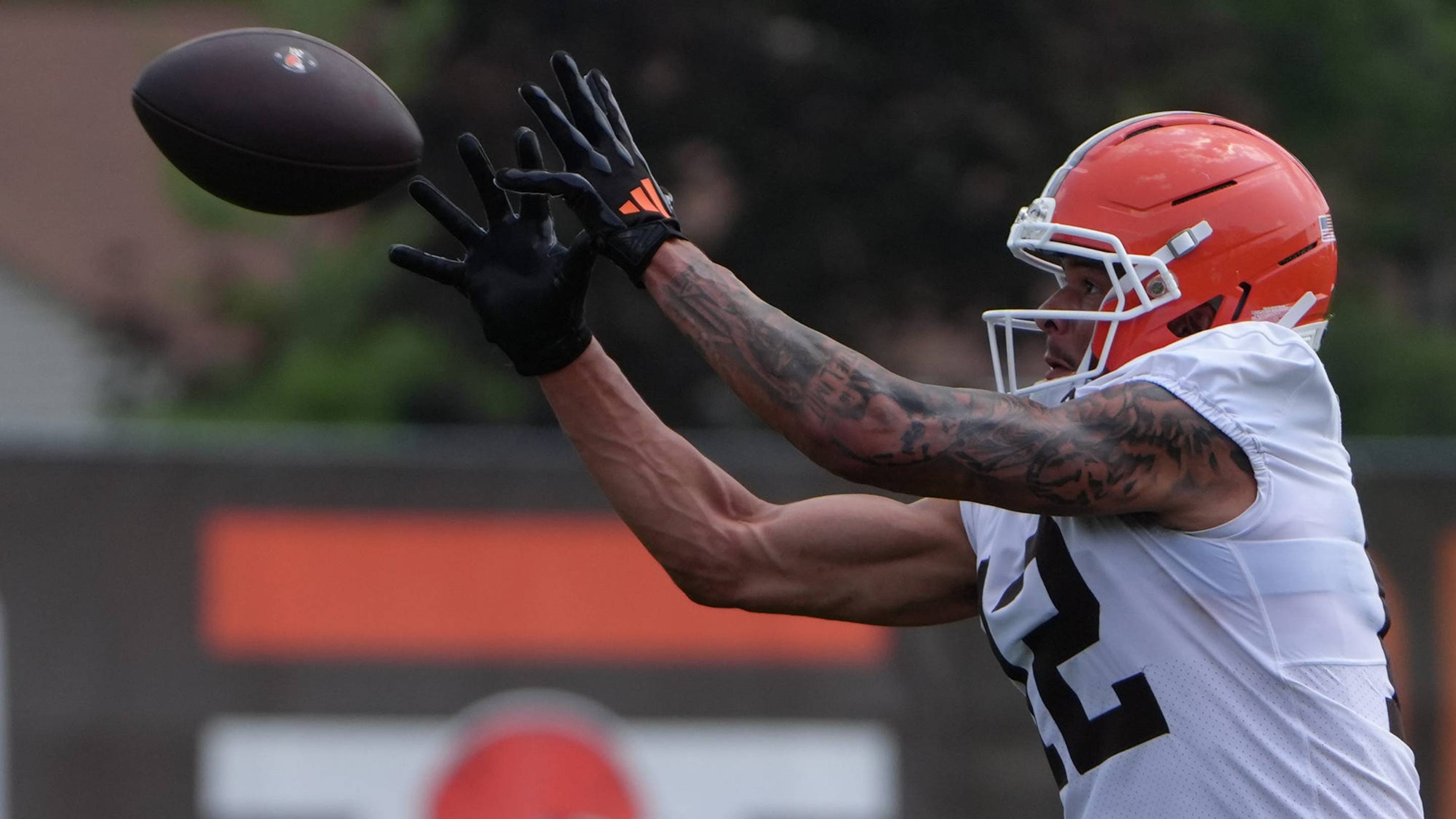 Cleveland Browns Promote Two Rookies to Starting Offense During Training Camp