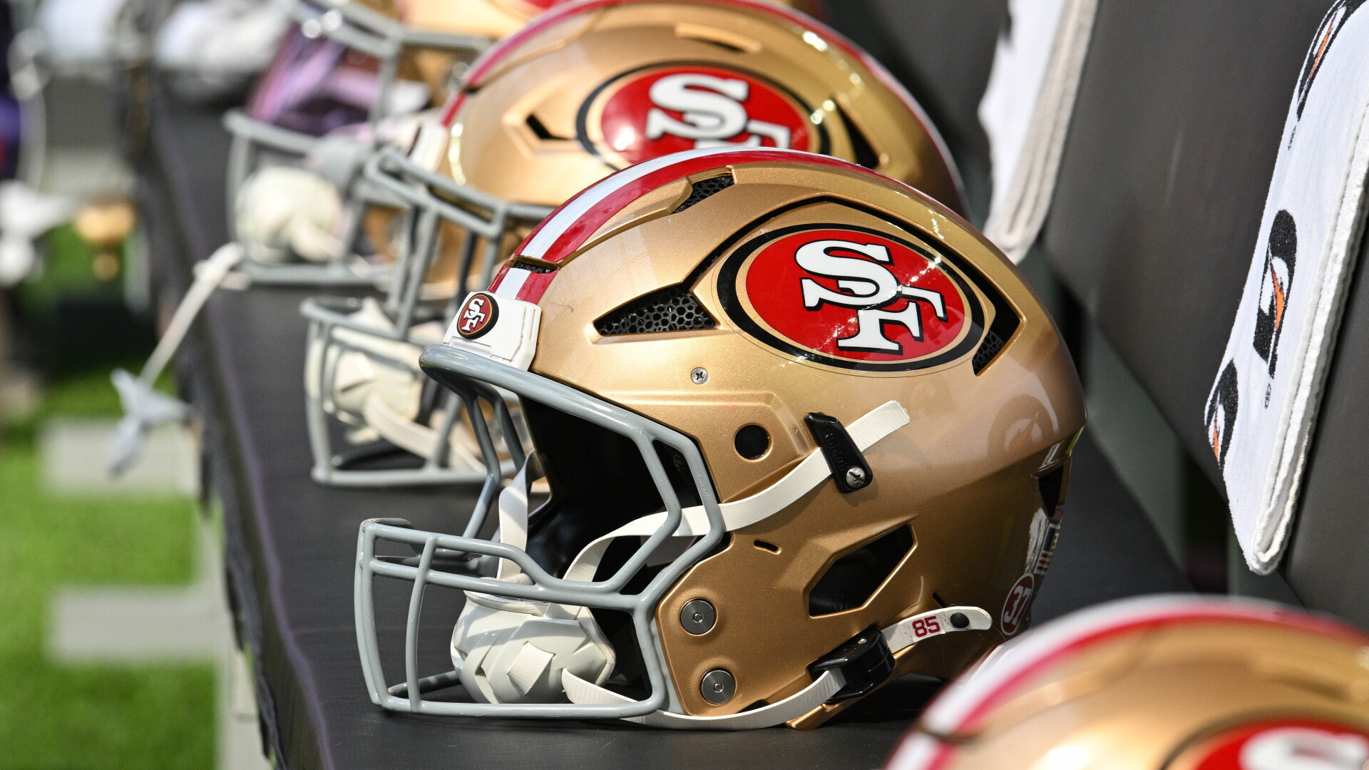 49ers work out RBs Nyheim Miller-Hines, Zamir White