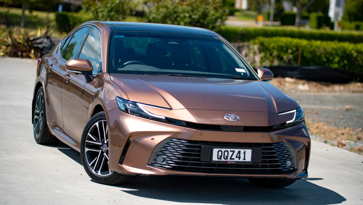Toyota NZ recalls Camry over issue with driver display screen