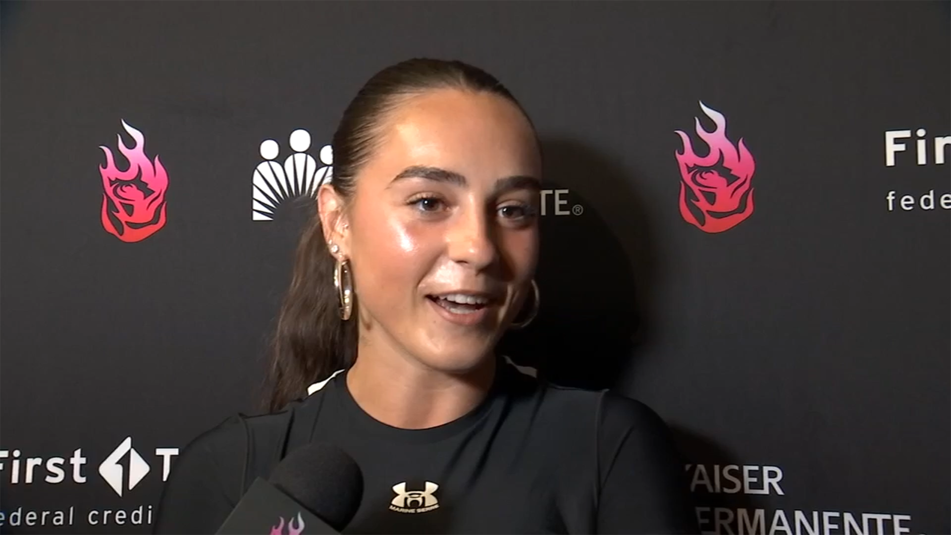Fire guard Nika Mühl arrives in Portland