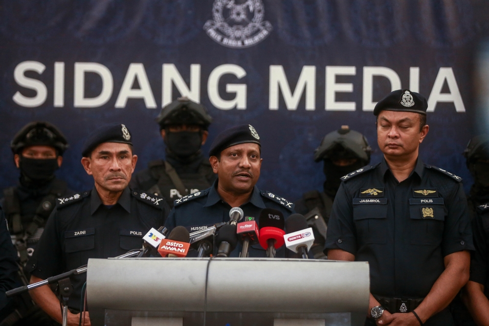 Bukit Aman sends narcotics team to Jakarta to question Malaysian pilot held with 26kg ecstasy