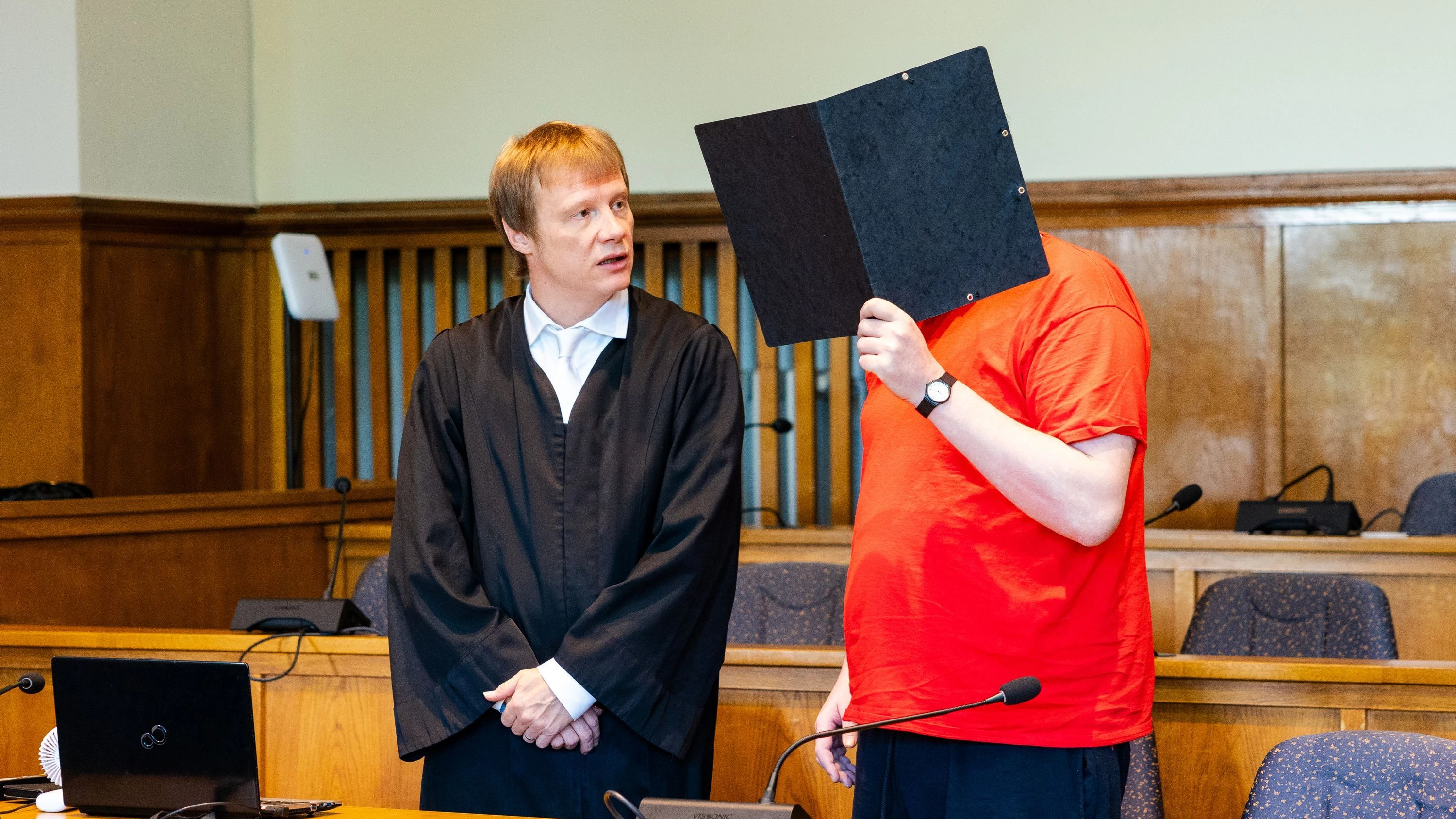 Urteil in Saarbrücken: Gerichtsvollzieher im Dienst erstochen – zehn Jahre Haft