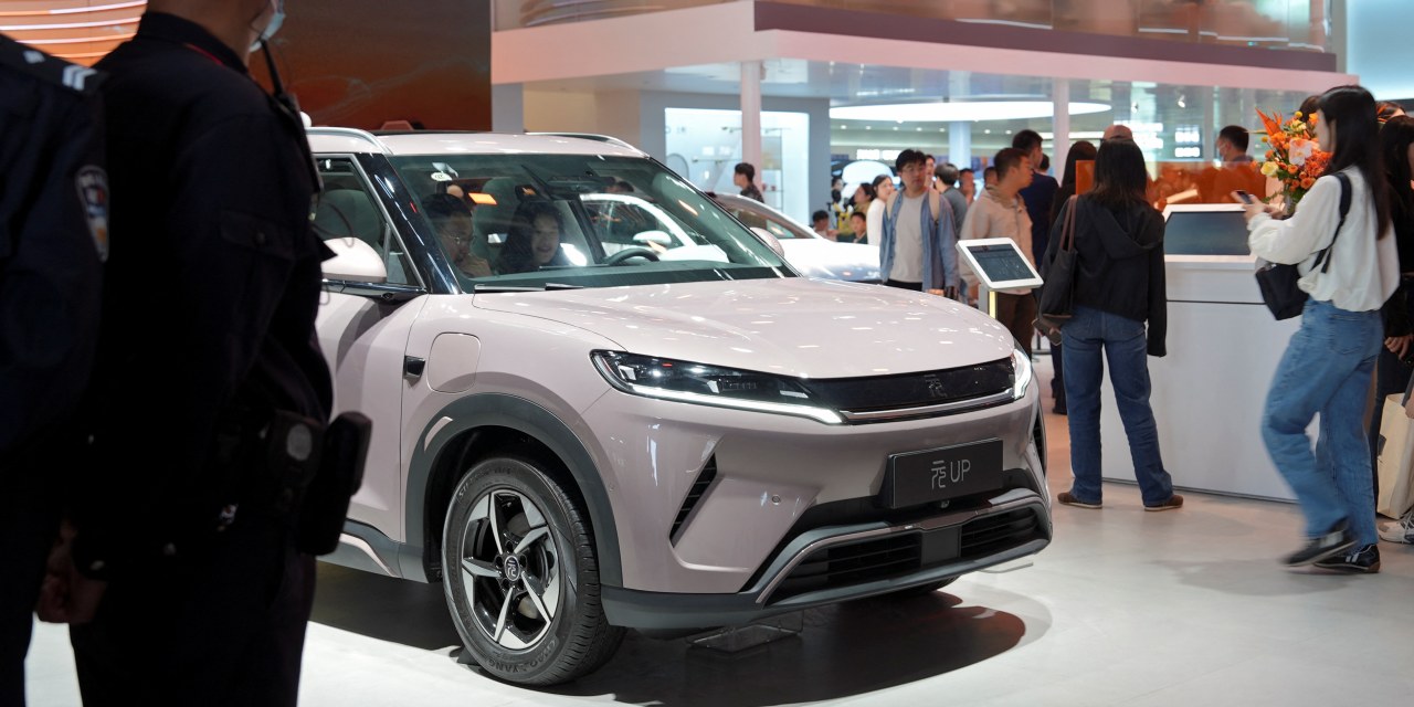 China’s Auto Market Weakens Further on Subdued Domestic Demand
