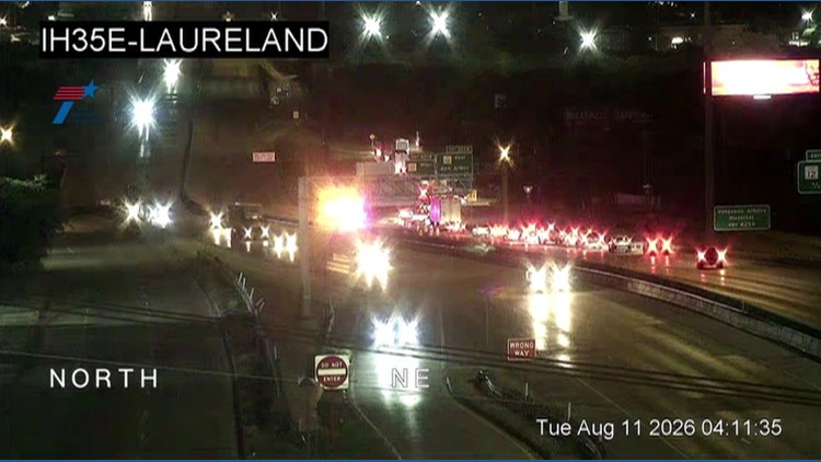 Major accident closes several northbound lanes of I-35E near Laureland