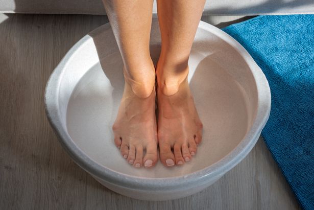 People told 'soak feet in cold water' for better sleep during heatwave