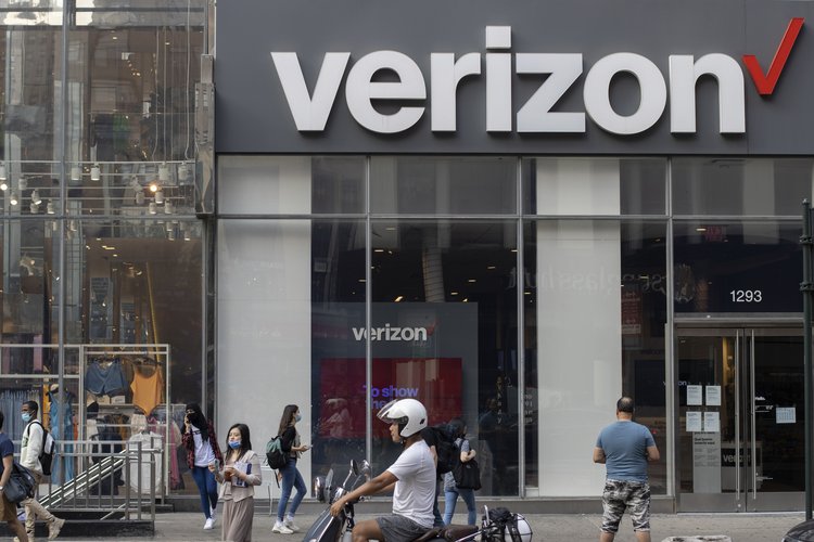 Verizon blames Sunday's network outage in Southern California on multiple fiber cuts