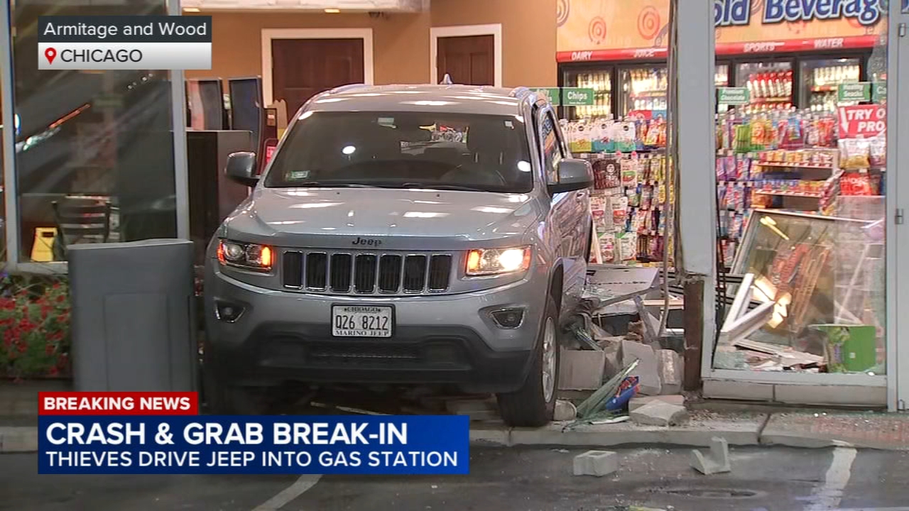 Crash-and-grab thieves target Bucktown gas station, Chicago police say