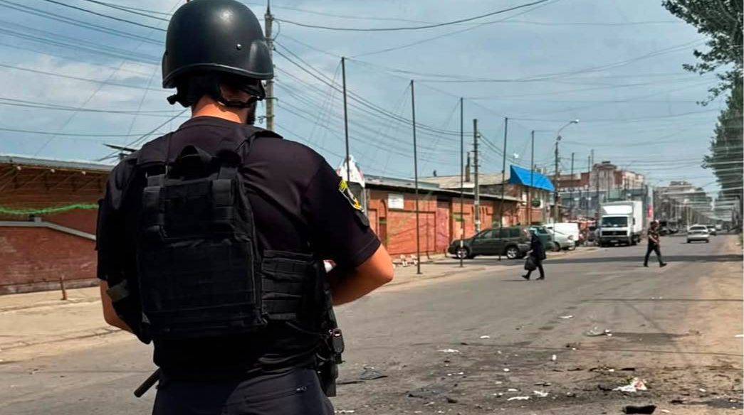 Russians strike market in Sloviansk, injuring four