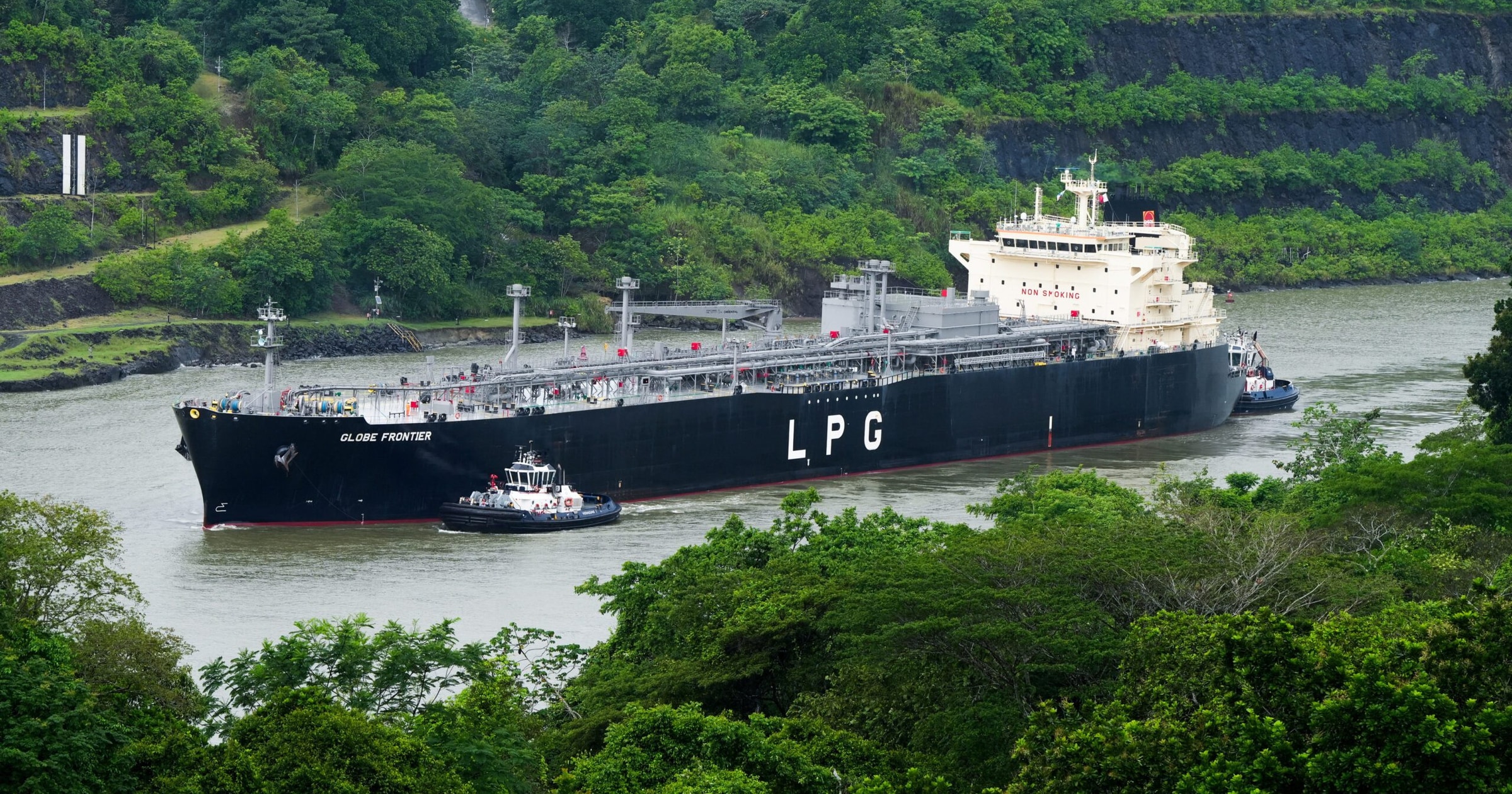 US fired on Panama-flagged ship early Tuesday: WSJ