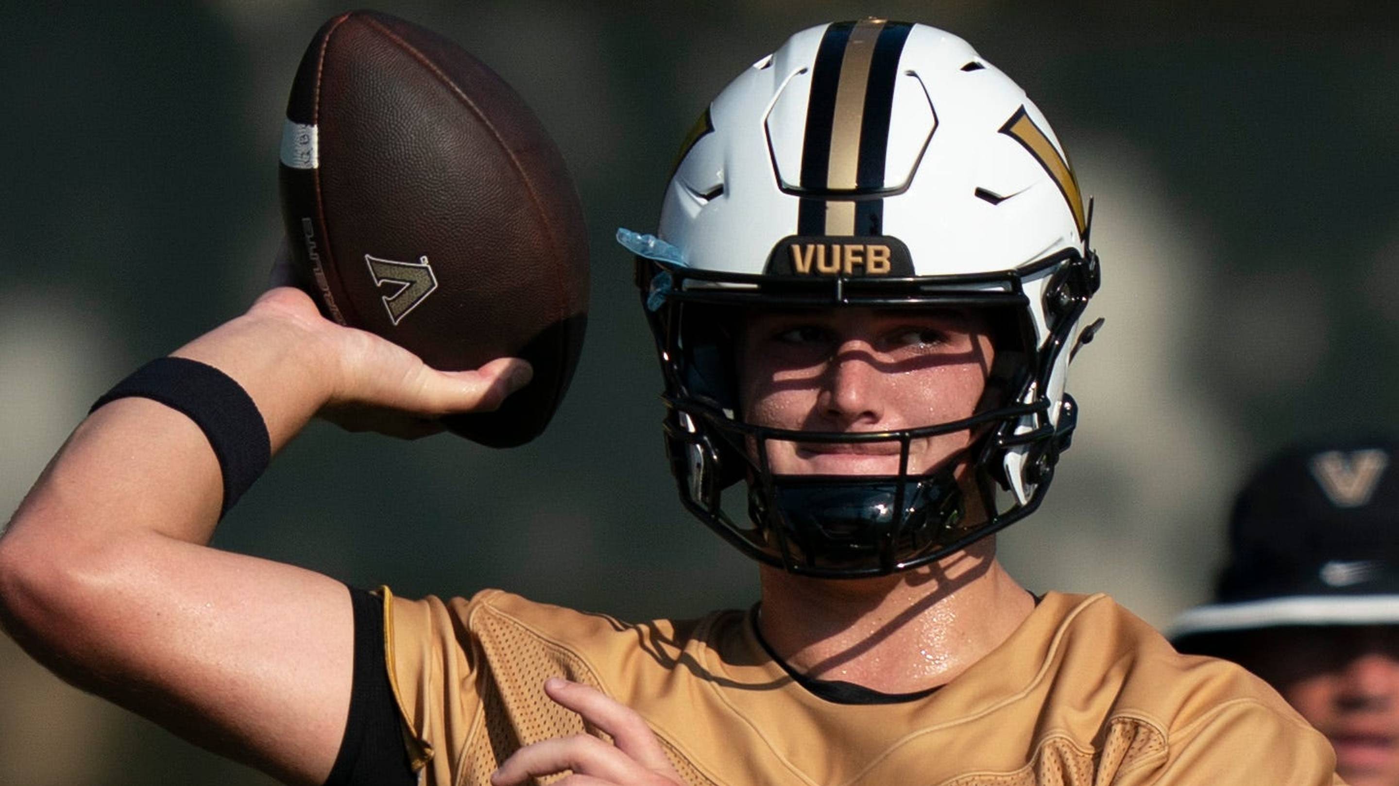 ESPN Names Two Five-Star QBs Poised to Shine in 2026 College Football Season