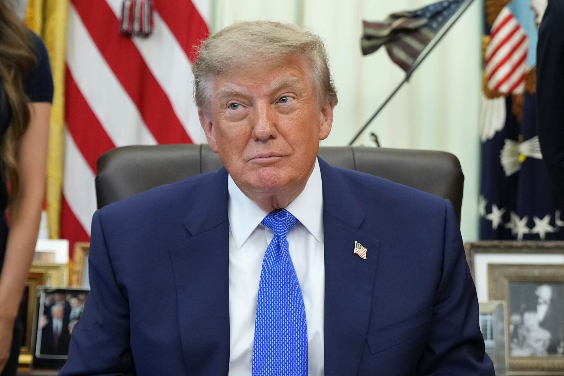 Emmy-winning ‘West Wing’ icon in scornful takedown of Trump