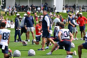 Ranking 10 NFL coaches on hot seat. Nick Sirianni, Mike Vrabel absurd choices?