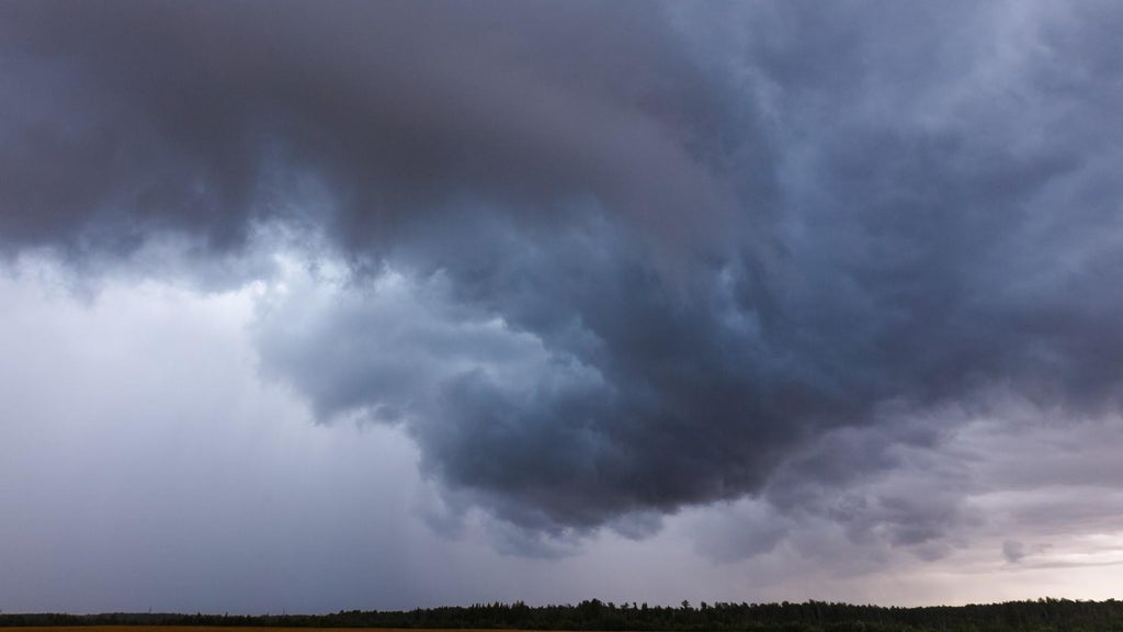 Doppler-radar confirmed tornado blasts through Chicago's south suburbs