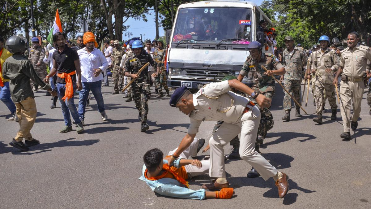 Jharkhand BJP workers hit streets over action against job aspirants