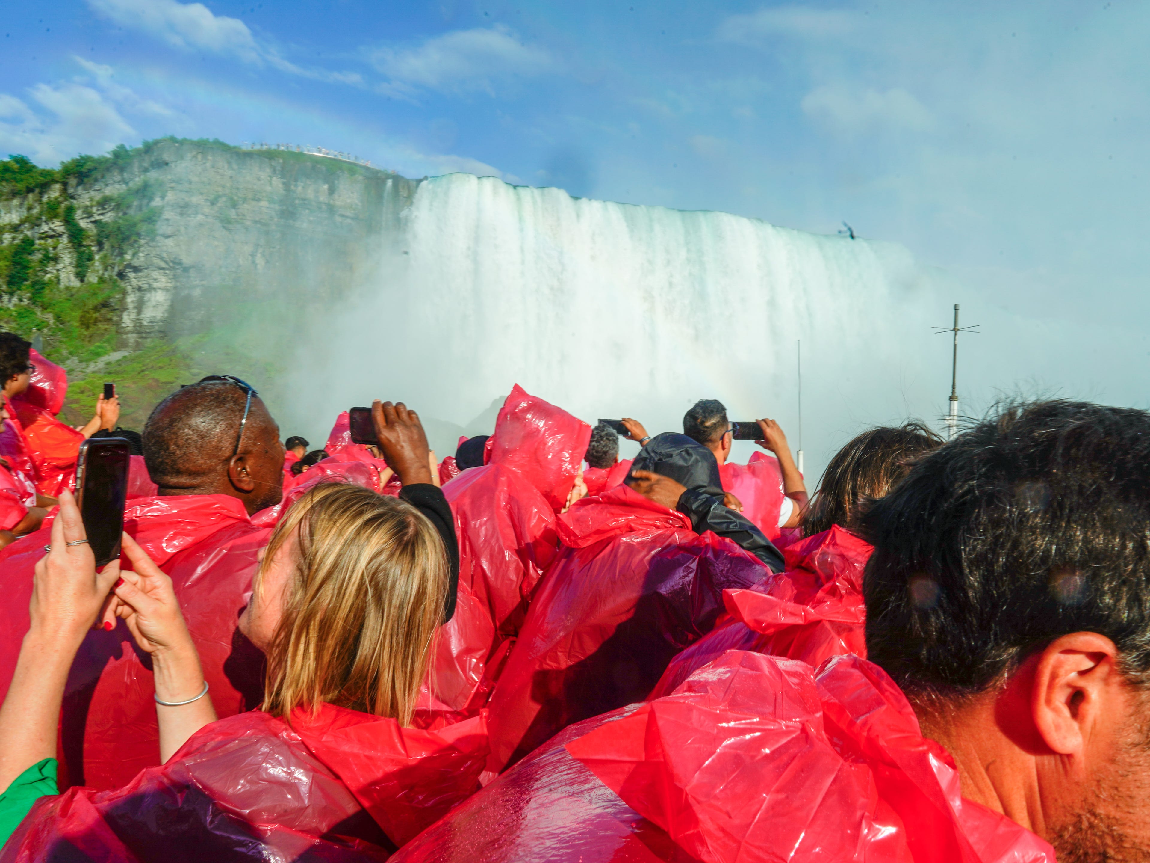 Disappointing photos show what visiting Niagara Falls in Canada is really like
