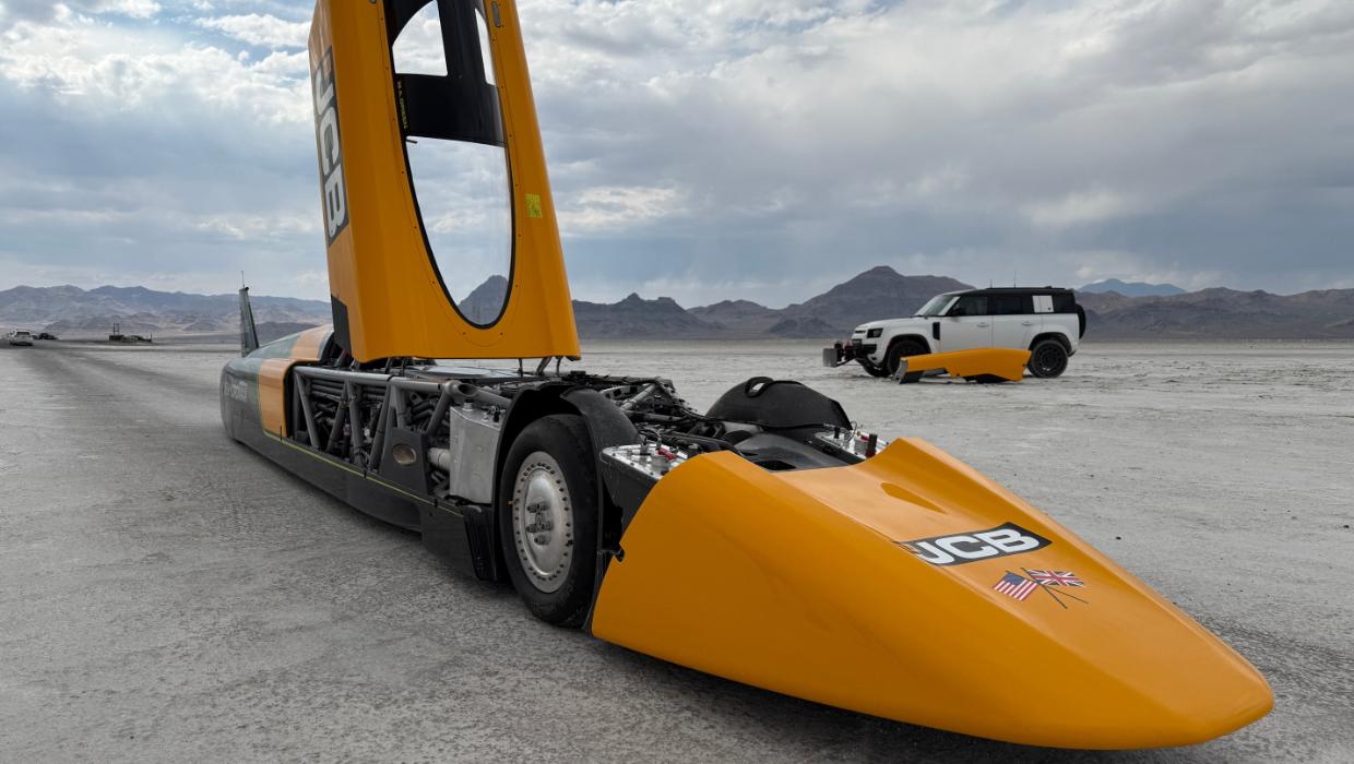 Britain's Andy Green sets another speed record, this time for fastest run in a hydrogen-powered car