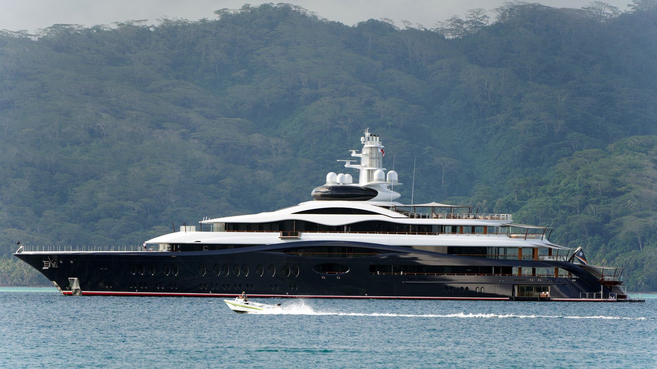 Mark Zuckerberg is getting blowback over his yacht in Alaska after this maritime incident