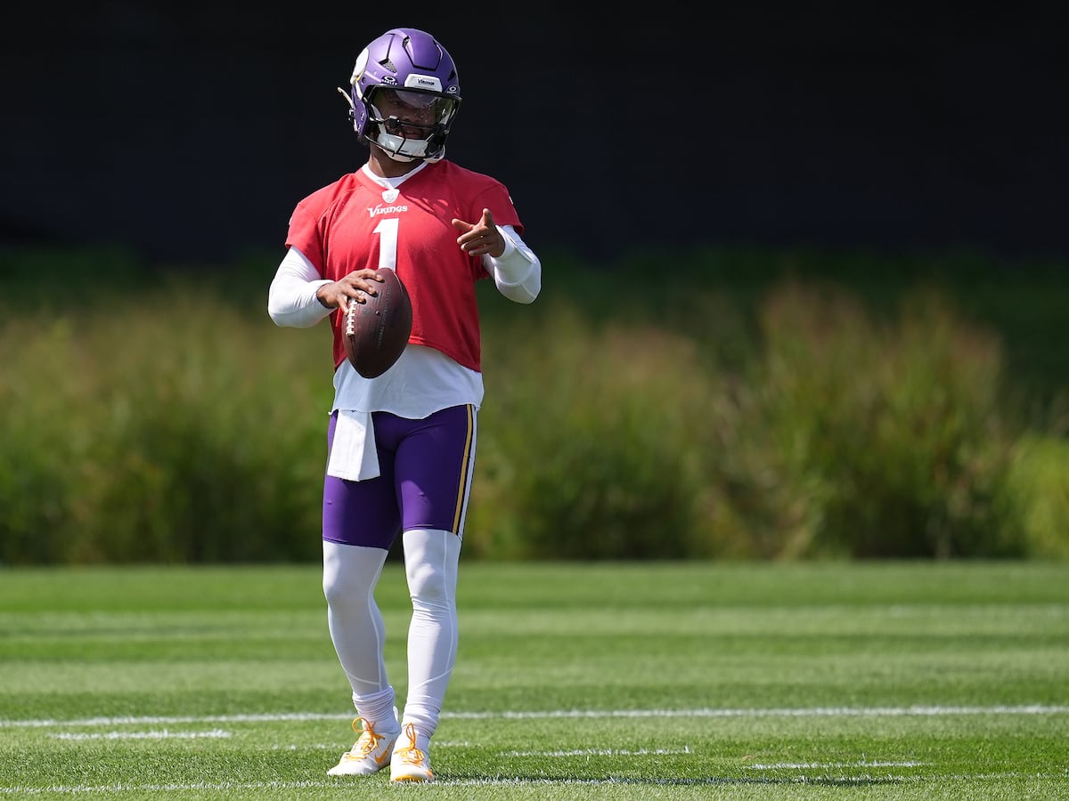 Vikings pick Kyler Murray as their starting quarterback over J.J. McCarthy, AP source says