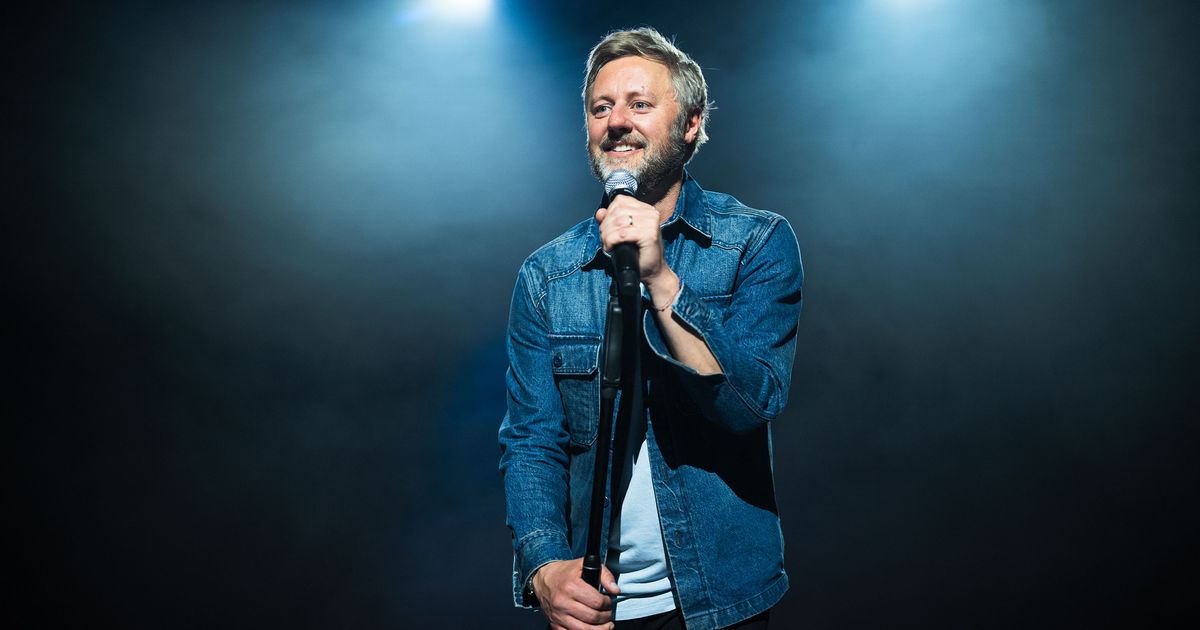 Rory Scovel Plays Peekaboo