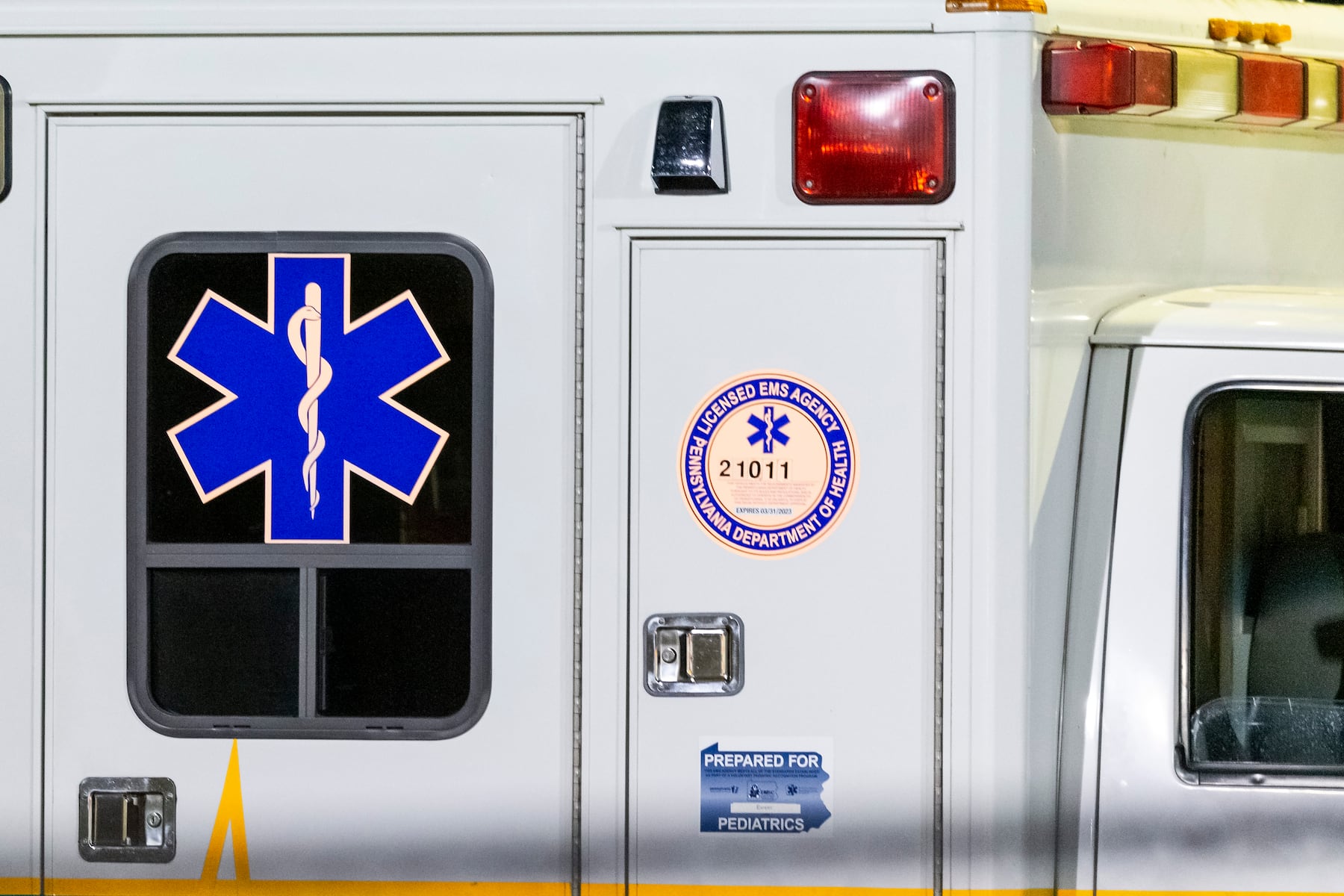 Pa. teen fatally struck by train: police