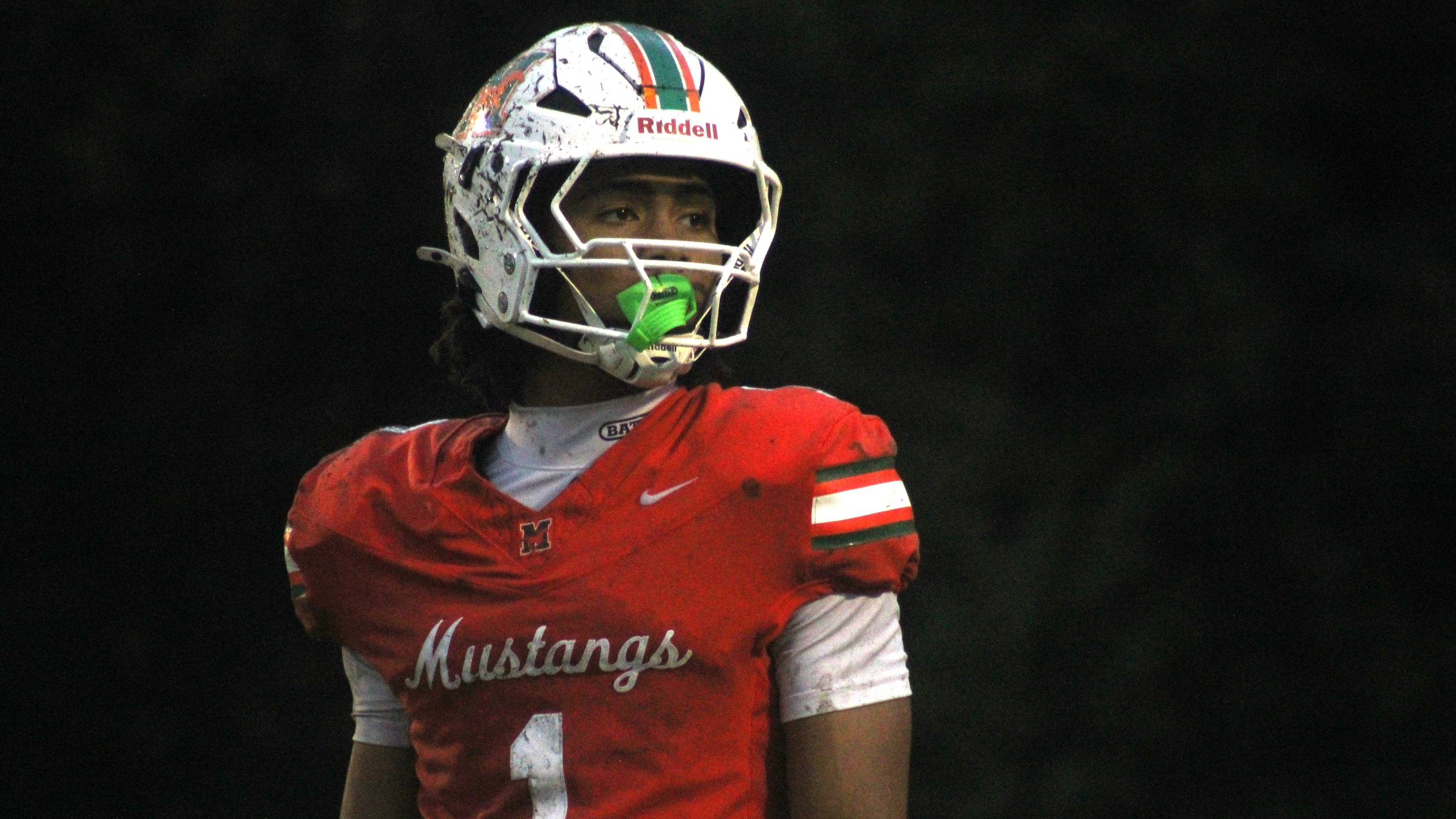 College Football's No. 1 Overall Prospect Locks In Two Major Game Day Visits