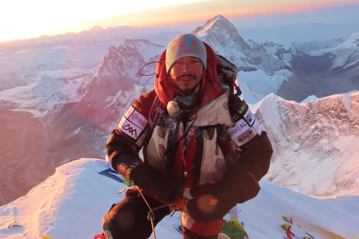 Rescuer recounts finding climbers’ bodies at vigil for Broad Peak avalanche victims