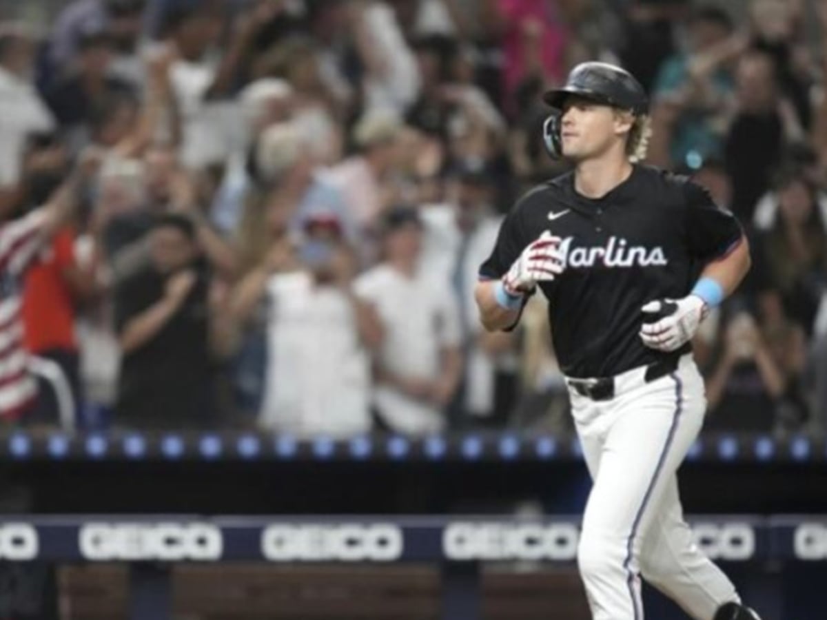 Marlins incluyen a Kyle Stowers en lista de lesionados por distensión en el isquiotibial izquierdo