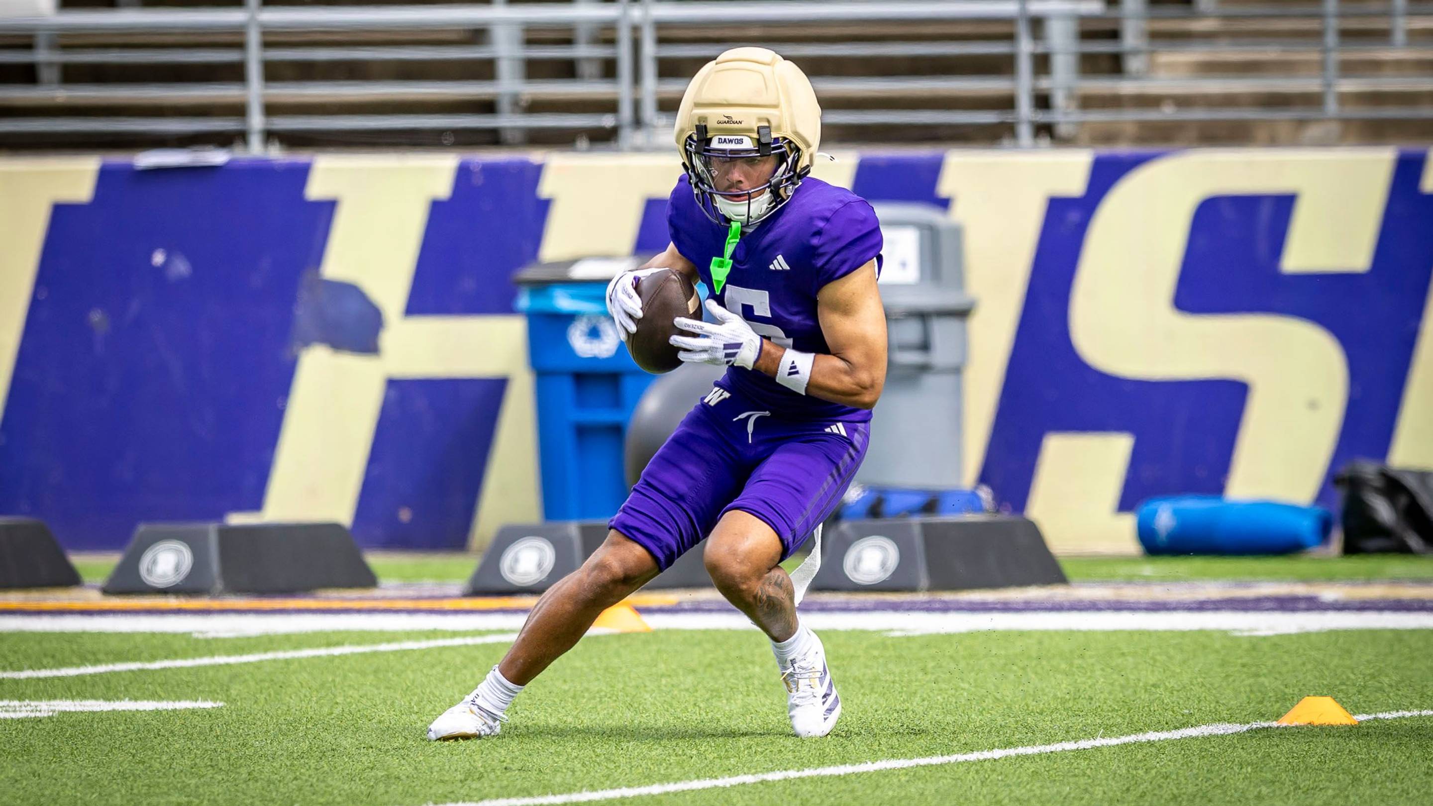 Moss Has Good Grip on Husky Starting Job So Far