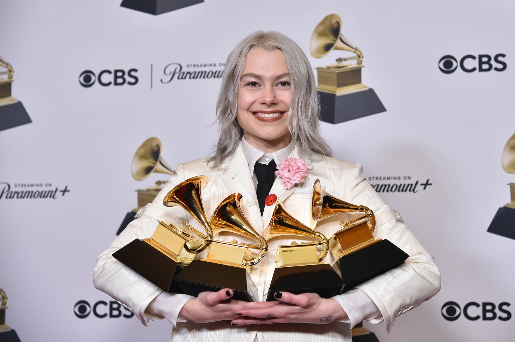 Phones locked away, lasers overhead: fans are hearing Phoebe Bridgers' new album early under an N.J. dome