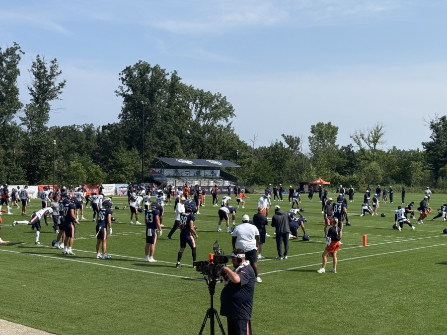 Hits from Halas: D'Andre Swift dazzles during not so 'big-time practice'
