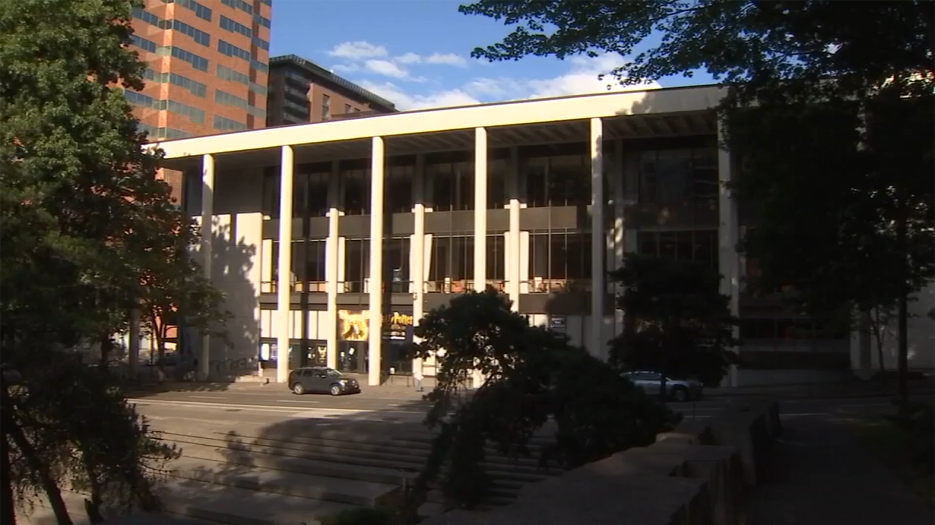 Portland city council committee approves proposal for new Broadway-style theater