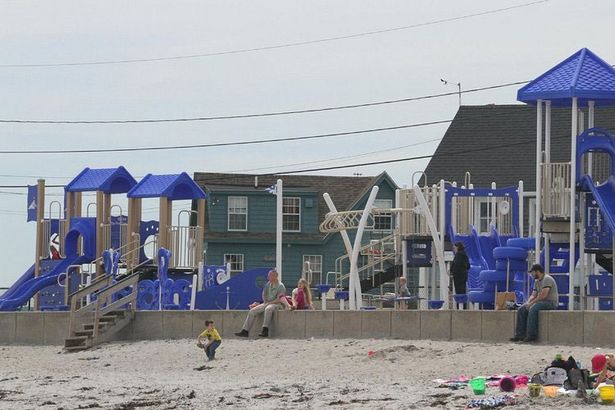 Child vanished at Maine beach because parent was too busy scrolling on phone