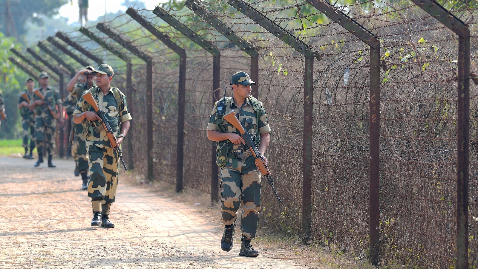 Suspected Pakistani ISI operative arrested at Bengal border while attempting to flee