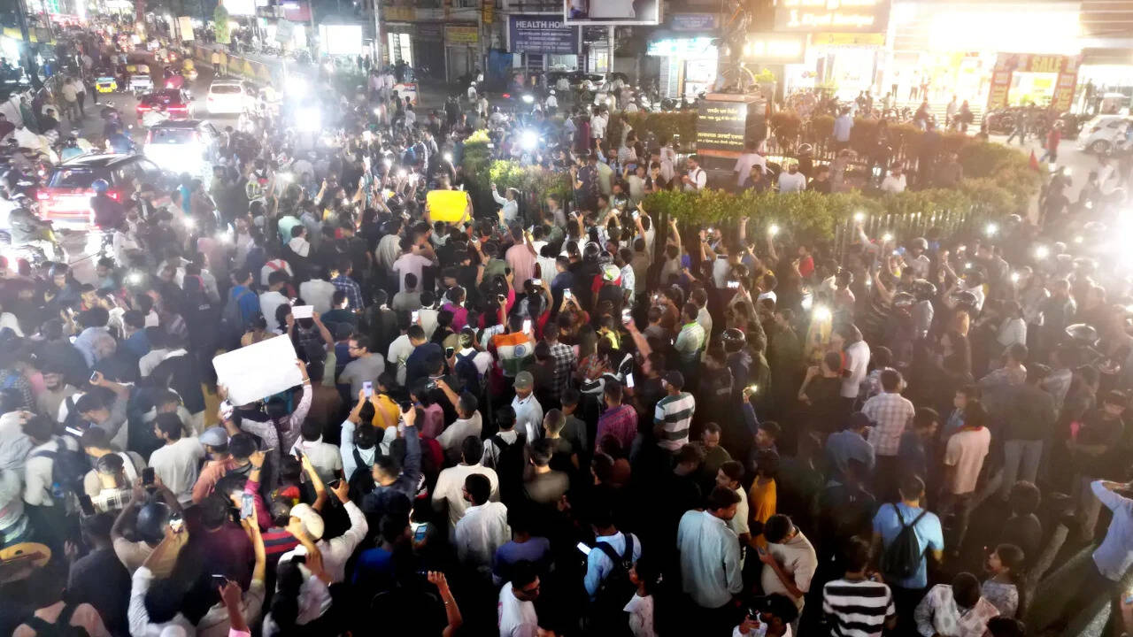 'No force used': Cong defends J'khand govt amid youth stir