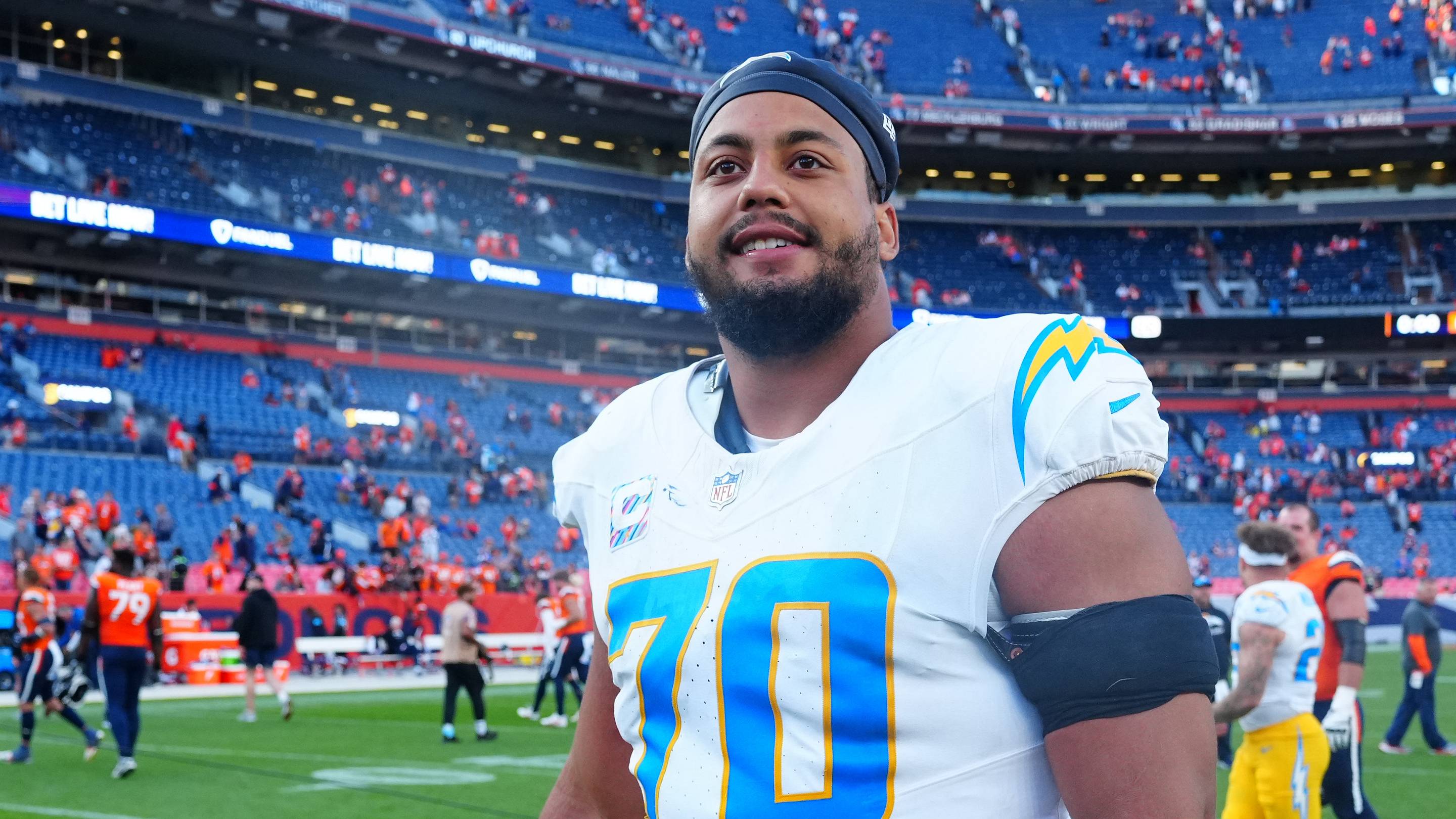 Injury Updates, 1 on 1 Battles and Highlights From Chargers' Last Pregame Practice