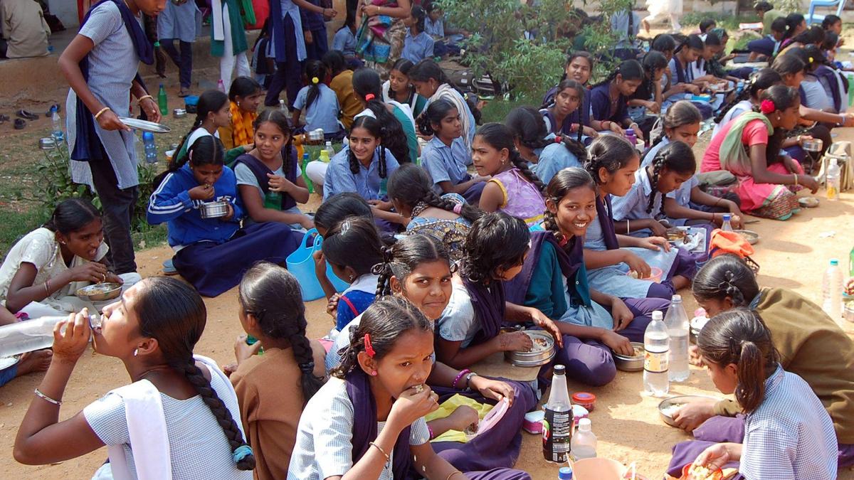 PM POSHAN beneficiaries in Telangana down from 17.91 lakh in 2021-22 to 14.5 lakh in 2025-26