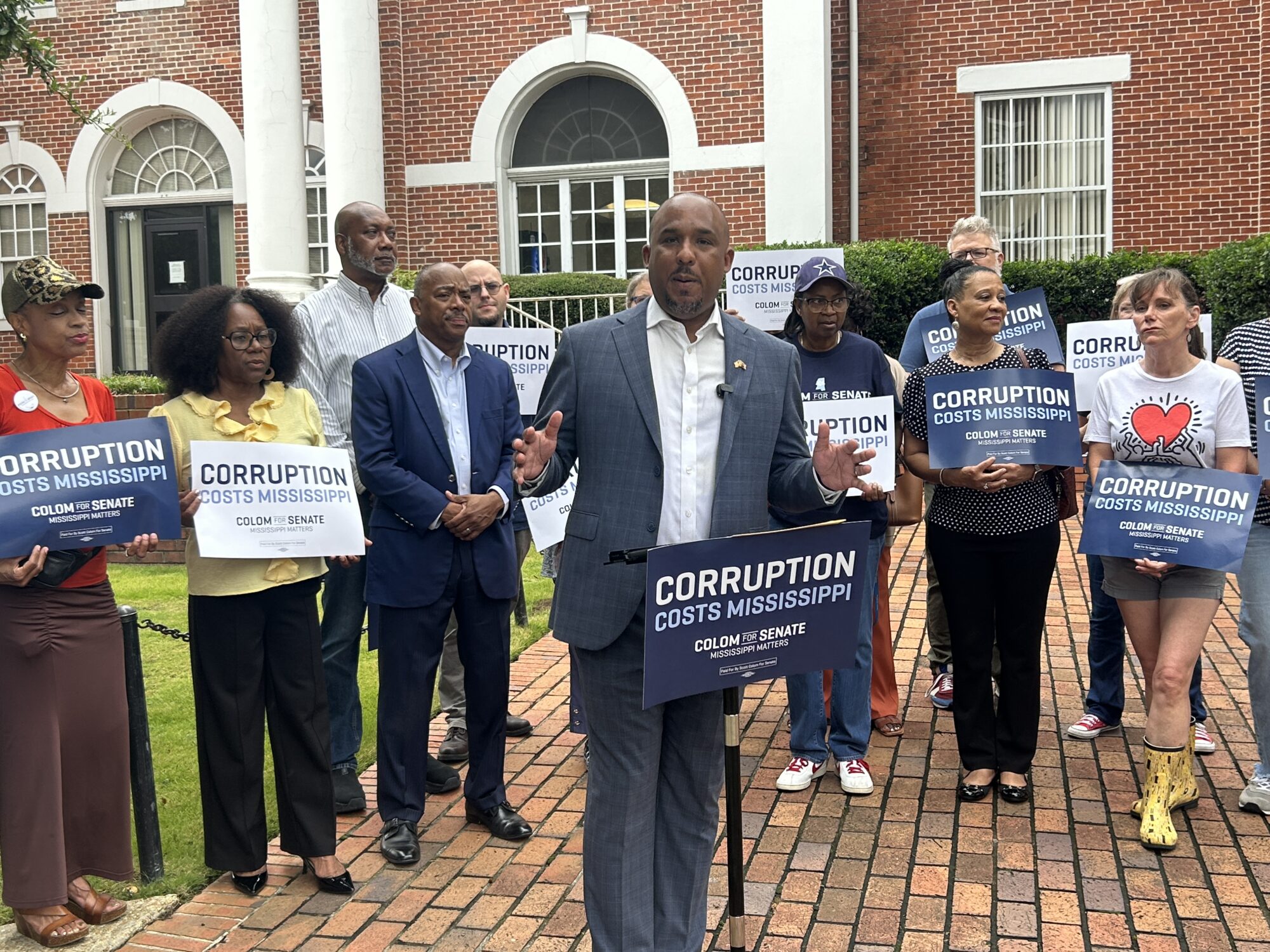 U.S. Senate fundraising committee leaves Mississippi, Colom out of $40-million push